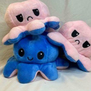 🌸Octopus soft reversible Mood Plush Plushies!
